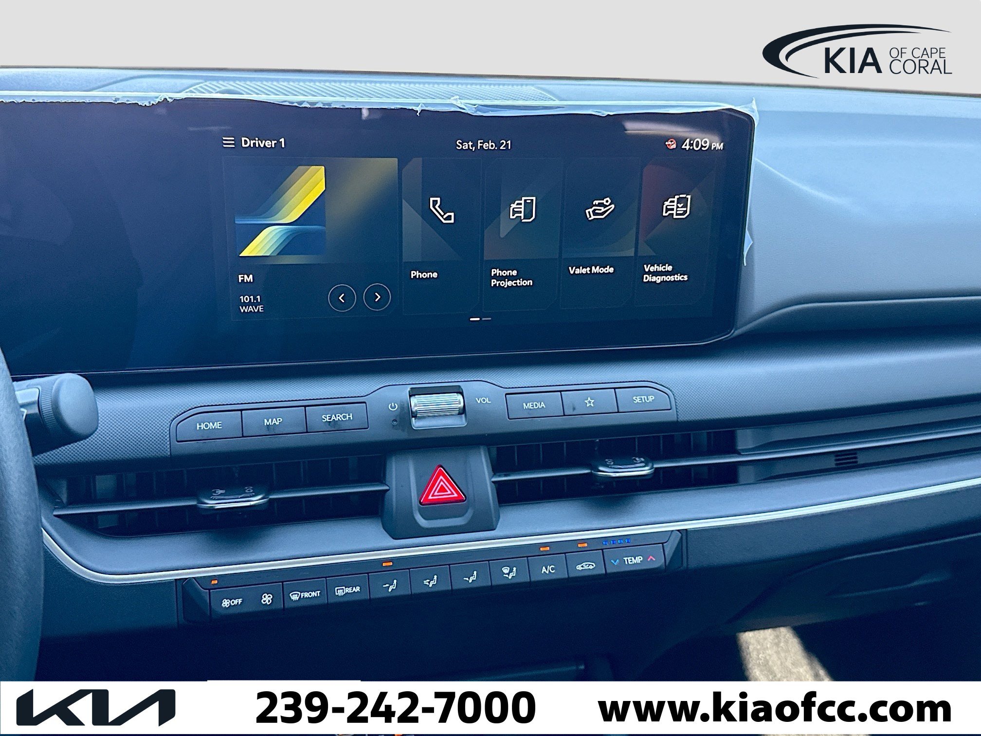 New 2025 Kia K4 LXS image 25