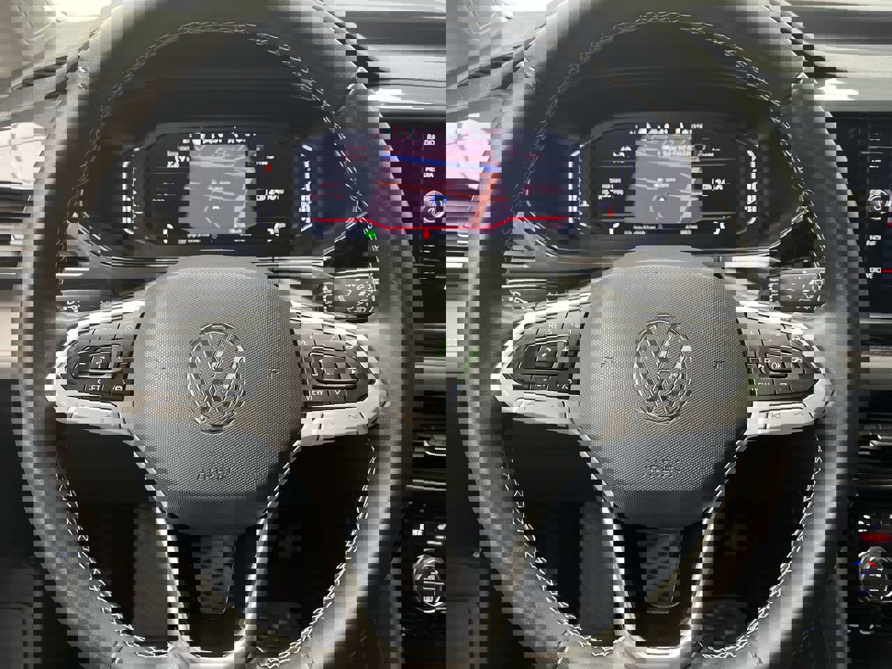 Used 2022 Volkswagen Taos SEL image 15