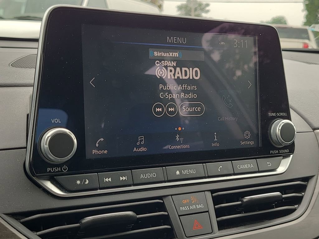 Used 2025 Nissan Altima 2.5 SV FWD image 14