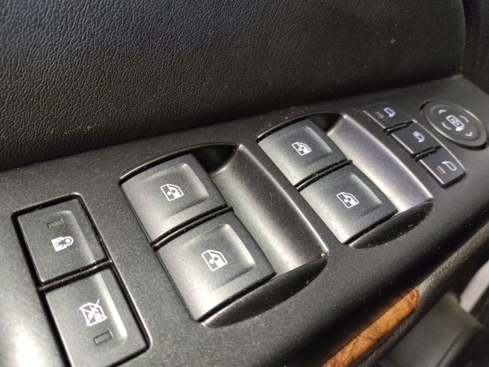 Used 2017 Chevrolet Suburban Premier image 27