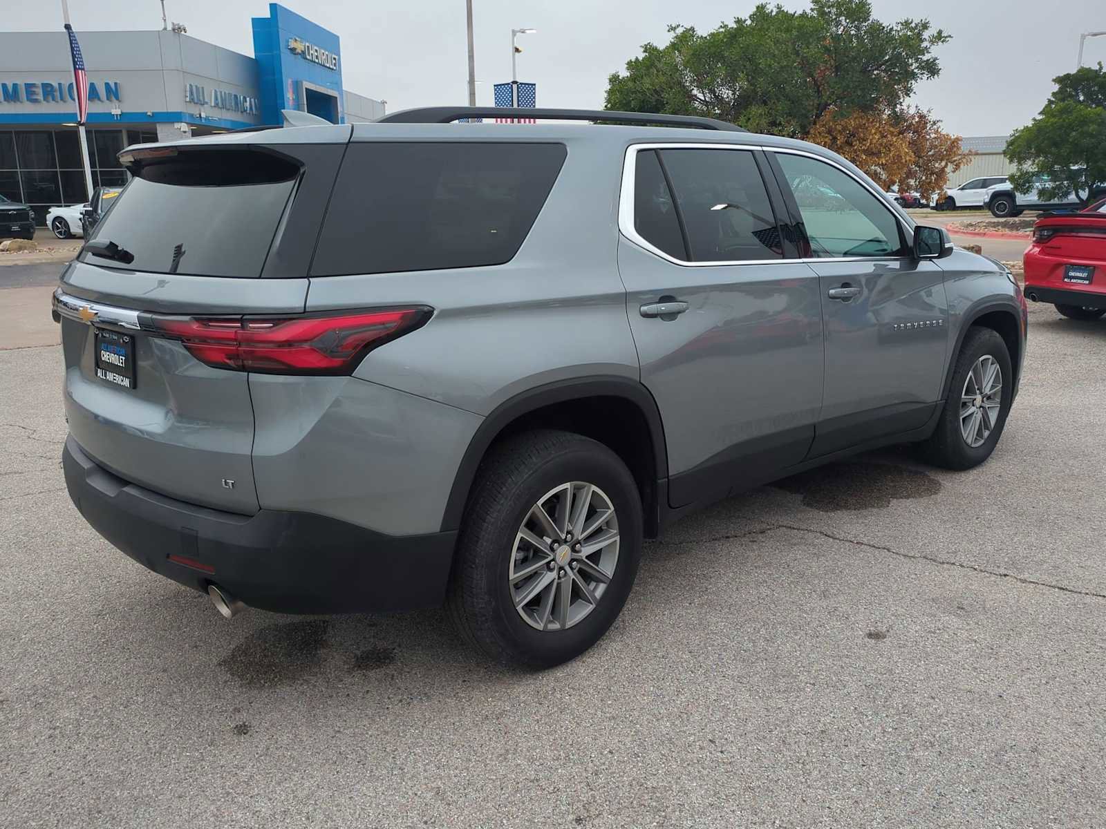 Used 2024 Chevrolet Traverse LT image 8