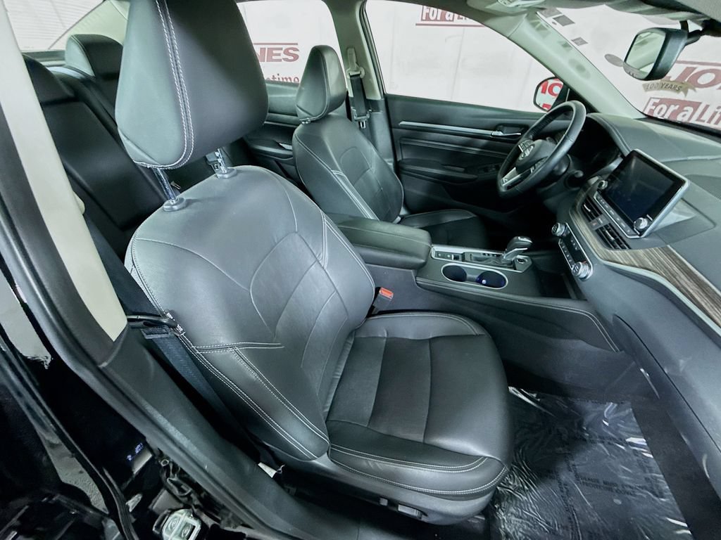 Certified 2019 Nissan Altima 2.0 Platinum FWD image 32
