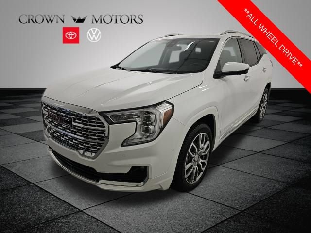 Used 2022 GMC Terrain Denali w/ Denali Premium Package AWD/4WD image 3