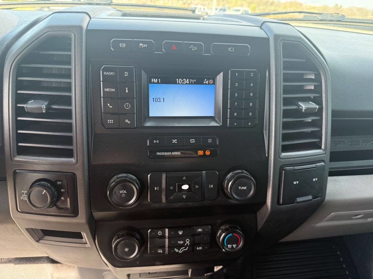 Used 2022 Ford F250 XL w/ Power Equipment Group image 23