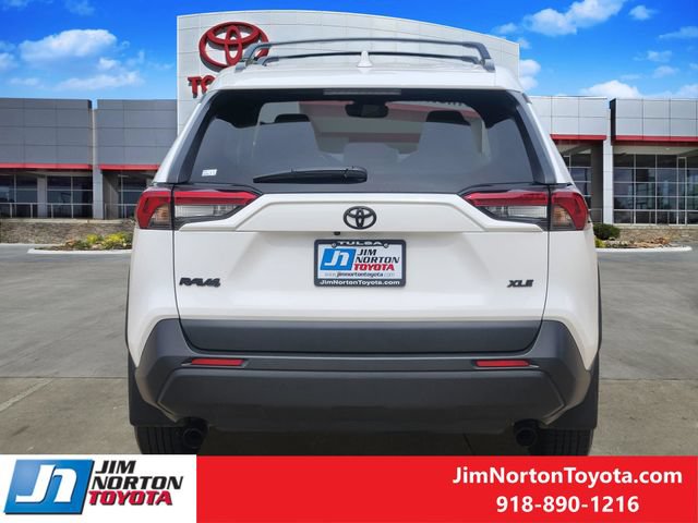 Used 2025 Toyota RAV4 XLE w/ Convenience Package FWD image 7
