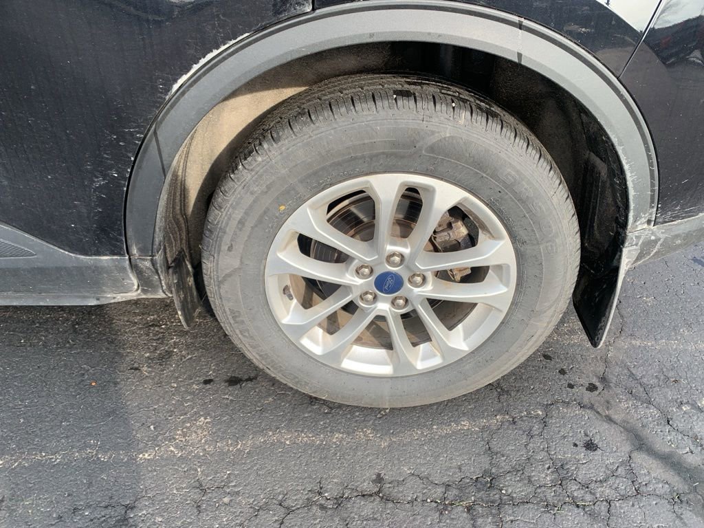 Used 2022 Ford Escape SE w/ Cold Weather Package image 9