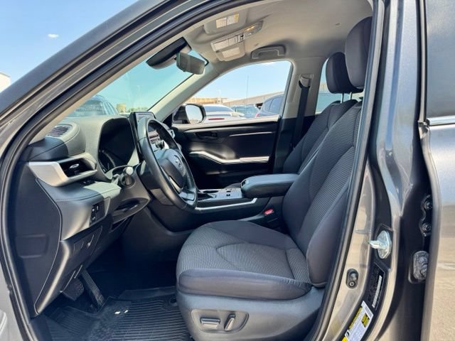 Used 2015 Toyota Prius Three FWD image 19