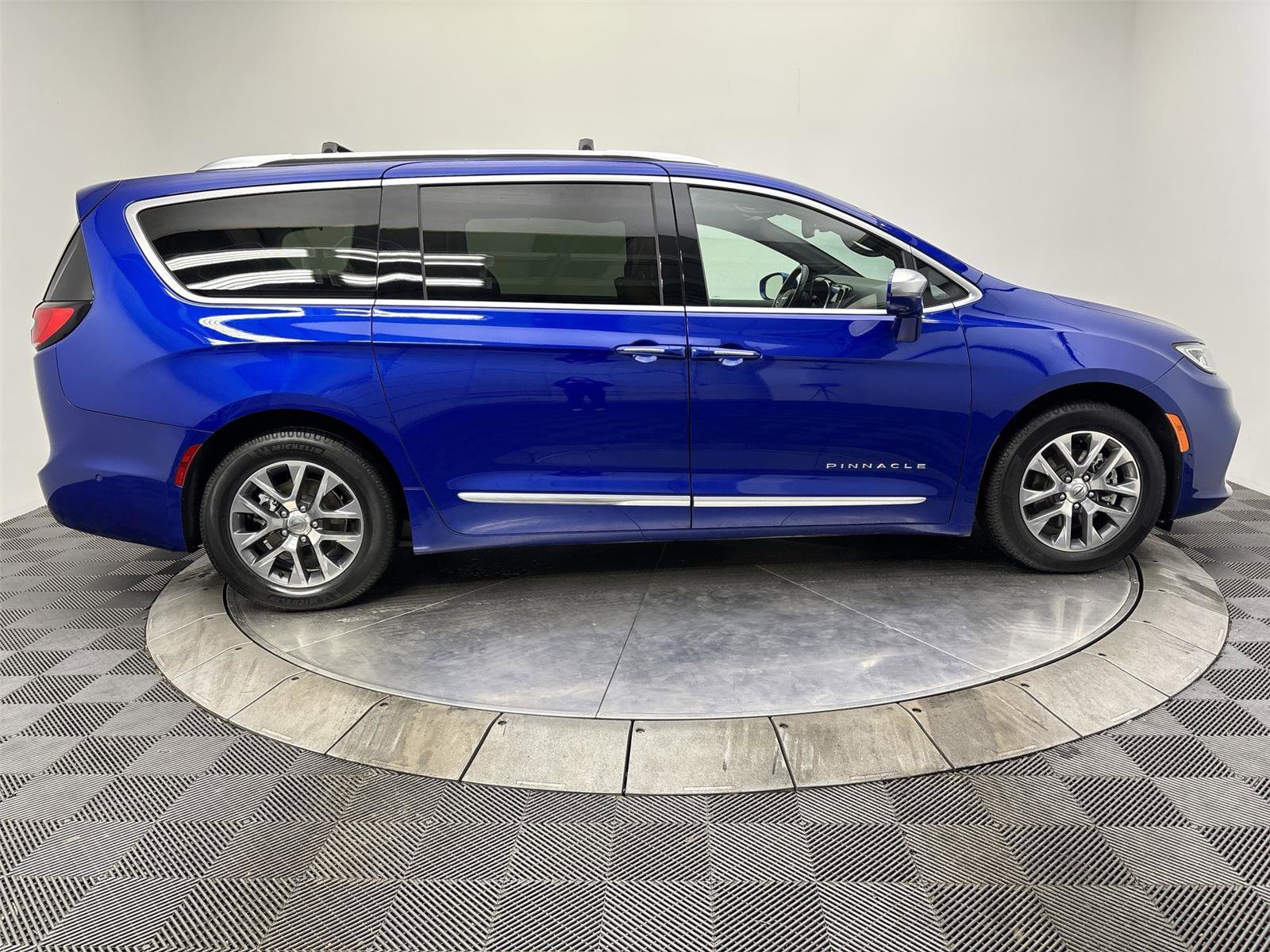 Used 2021 Chrysler Pacifica Pinnacle image 17