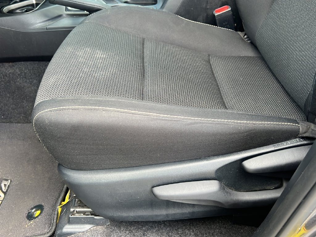Used 2018 Toyota RAV4 XLE FWD image 16
