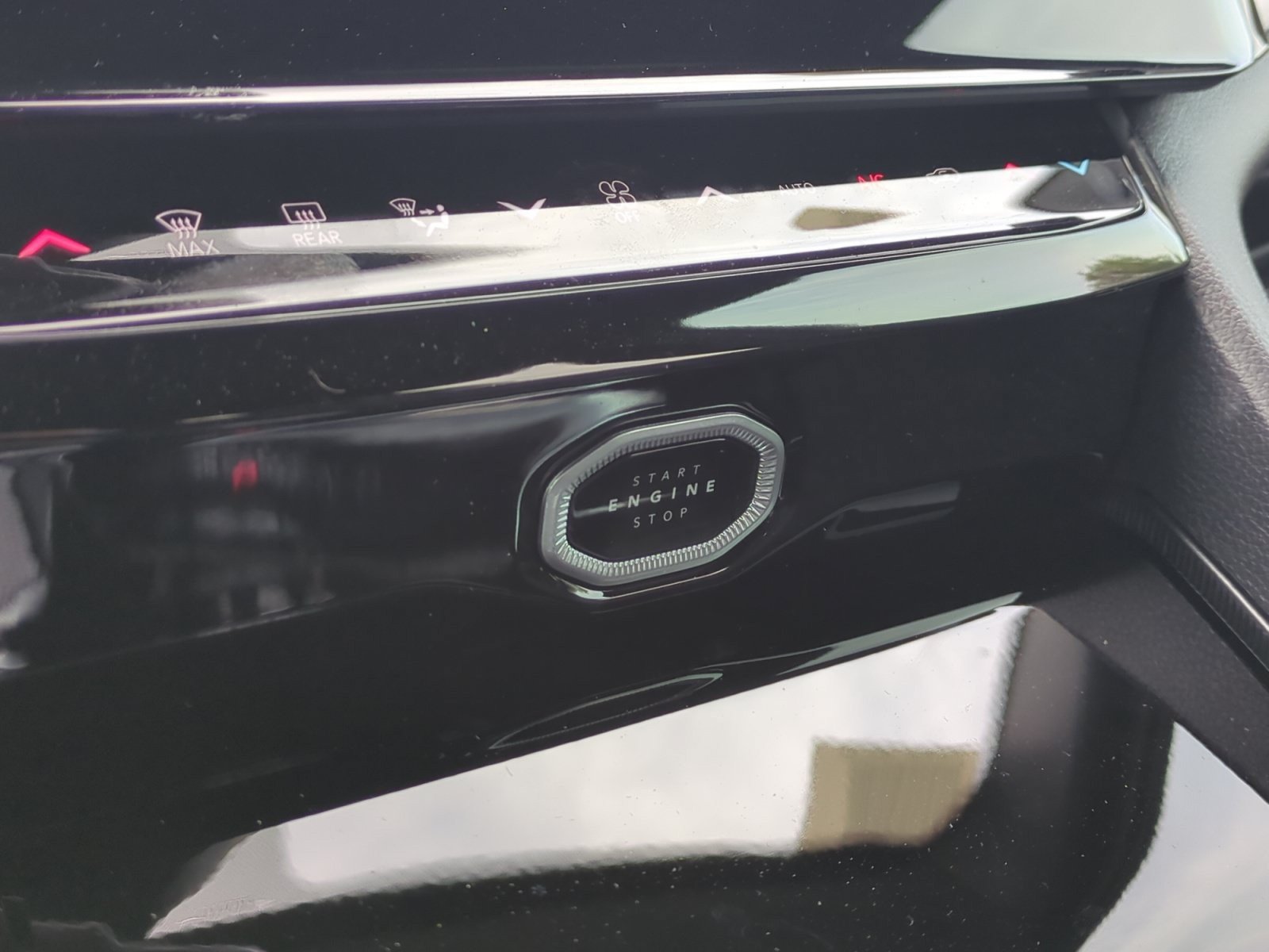 New 2026 Jeep Grand Cherokee L Limited AWD/4WD image 30
