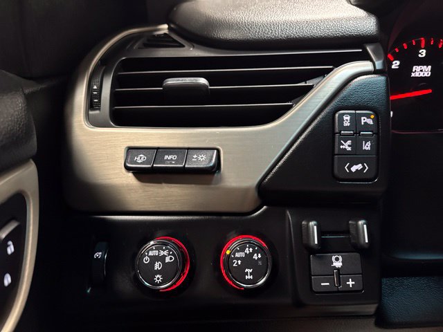 Used 2015 GMC Yukon Denali w/ Premium Package AWD/4WD image 11