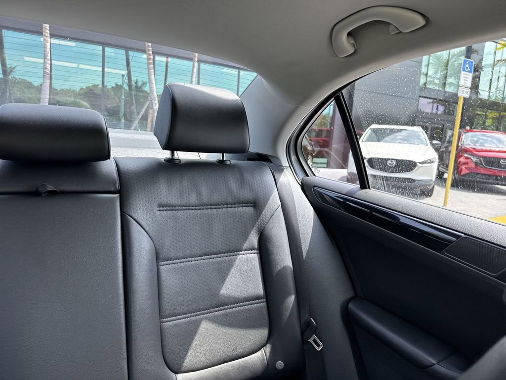Used 2017 Volkswagen Jetta SEL FWD image 19