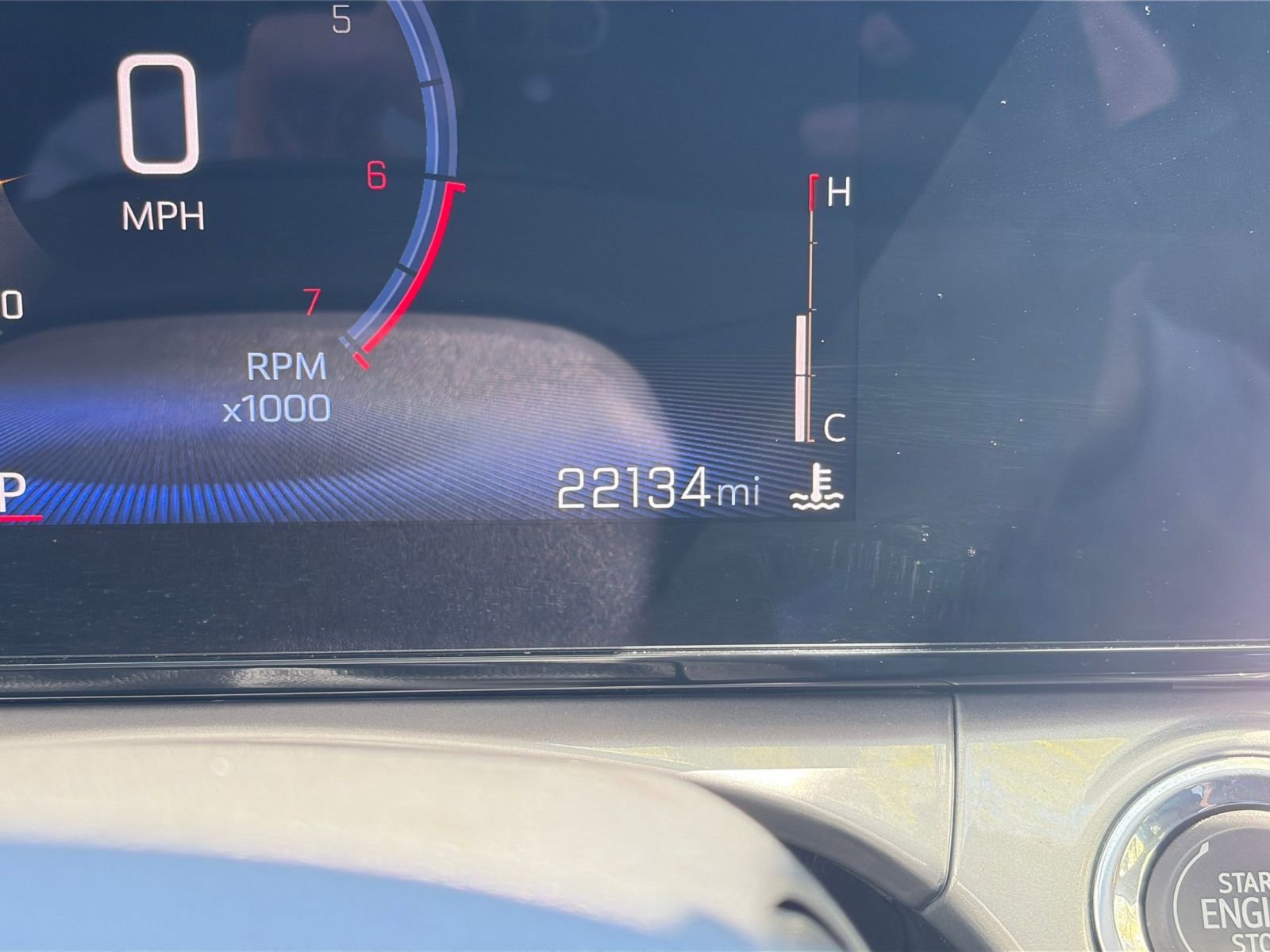 Used 2025 Chevrolet Trax LT w/ LT Convenience Package FWD image 39