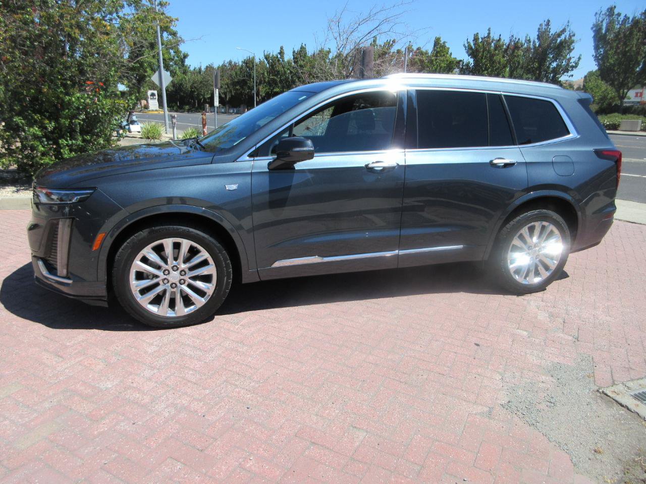 Used 2020 Cadillac XT6 Premium Luxury AWD/4WD image 3