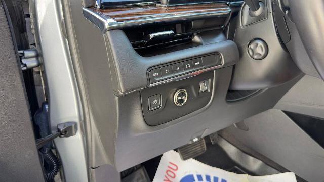 Used 2022 Cadillac Escalade Premium Luxury image 15