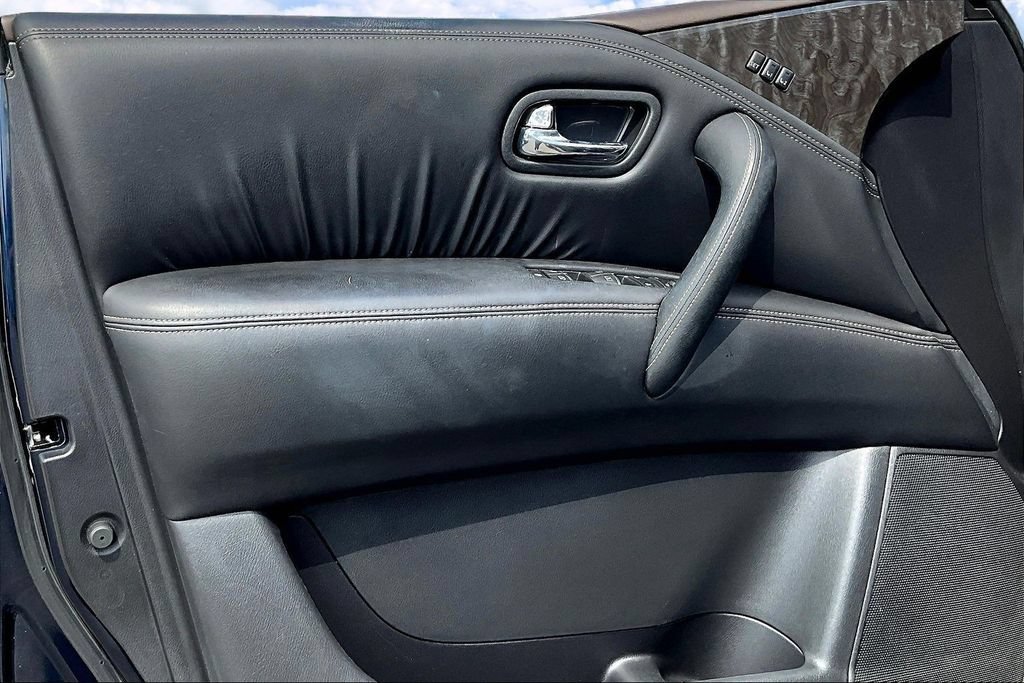 Used 2022 Nissan Armada Platinum w/ Captain's Chairs Package RWD image 19
