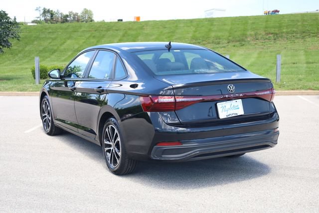 Used 2025 Volkswagen Jetta Sport FWD image 5