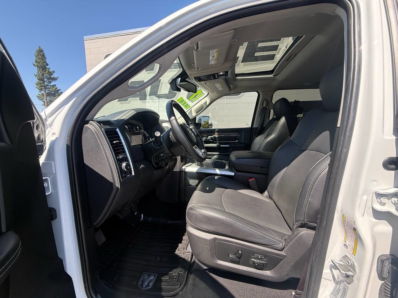 Used 2017 RAM 2500 Laramie image 9