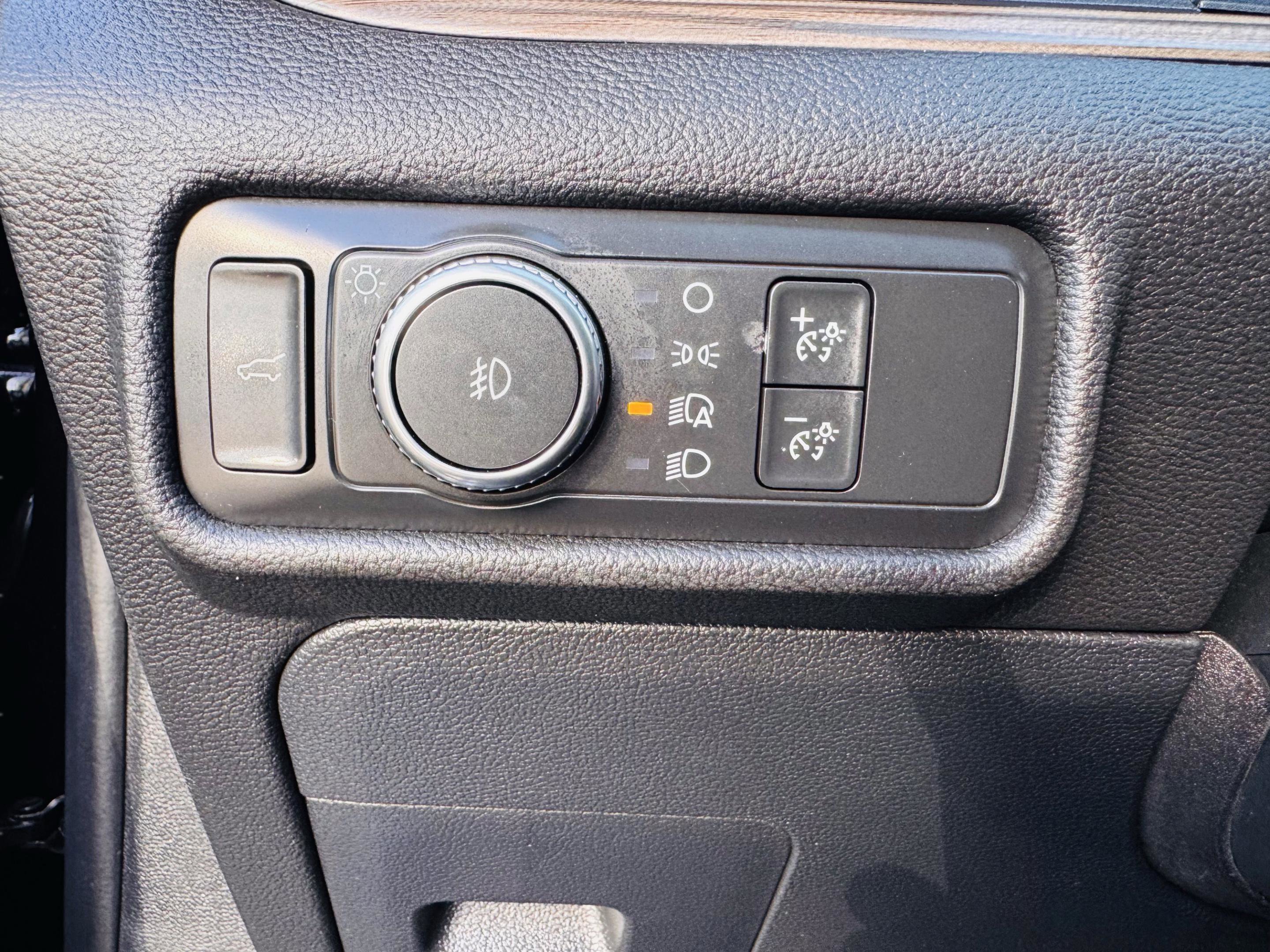 Used 2020 Ford Explorer Limited w/ Class III Trailer Tow Package image 23