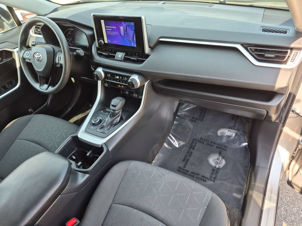Used 2023 Toyota RAV4 XLE AWD/4WD image 31