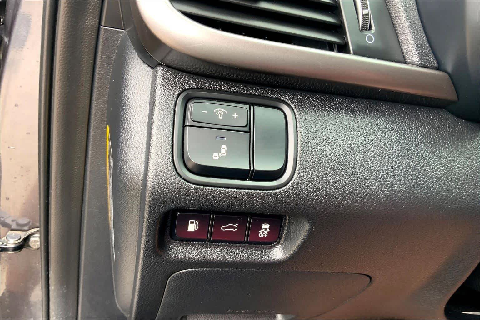 Used 2018 Kia Optima LX FWD image 32