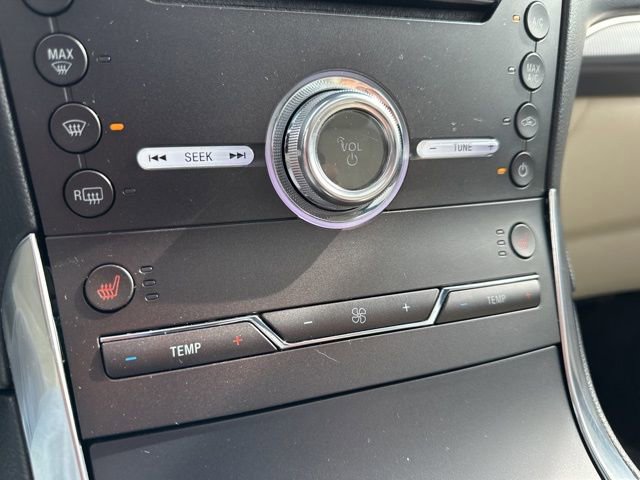 Used 2019 Ford Edge Titanium w/ Cold Weather Package image 33