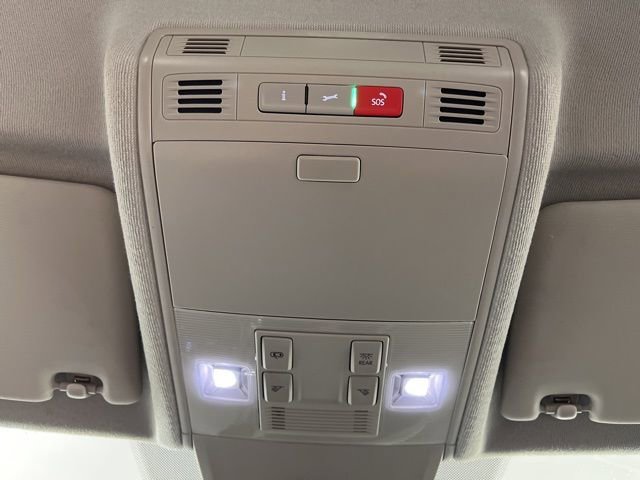 Used 2023 Volkswagen Tiguan SE image 35