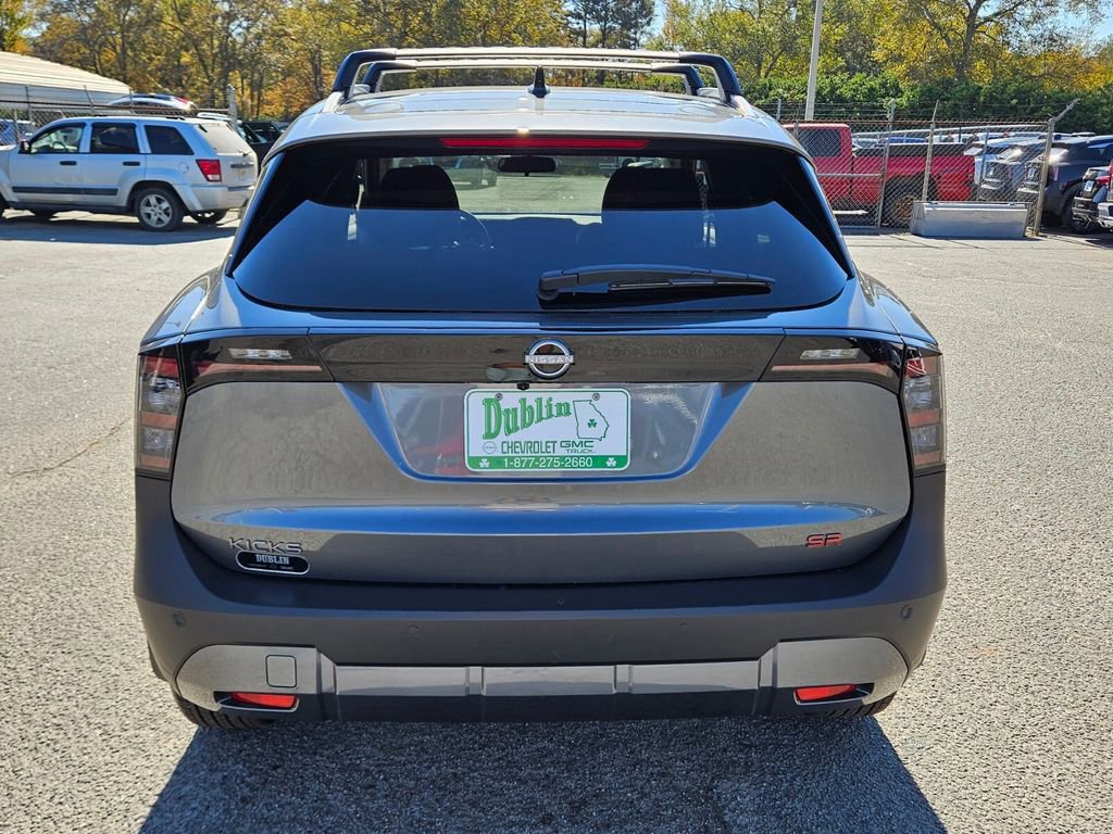 New 2026 Nissan Kicks SR w/ Cold Weather Package FWD image 10