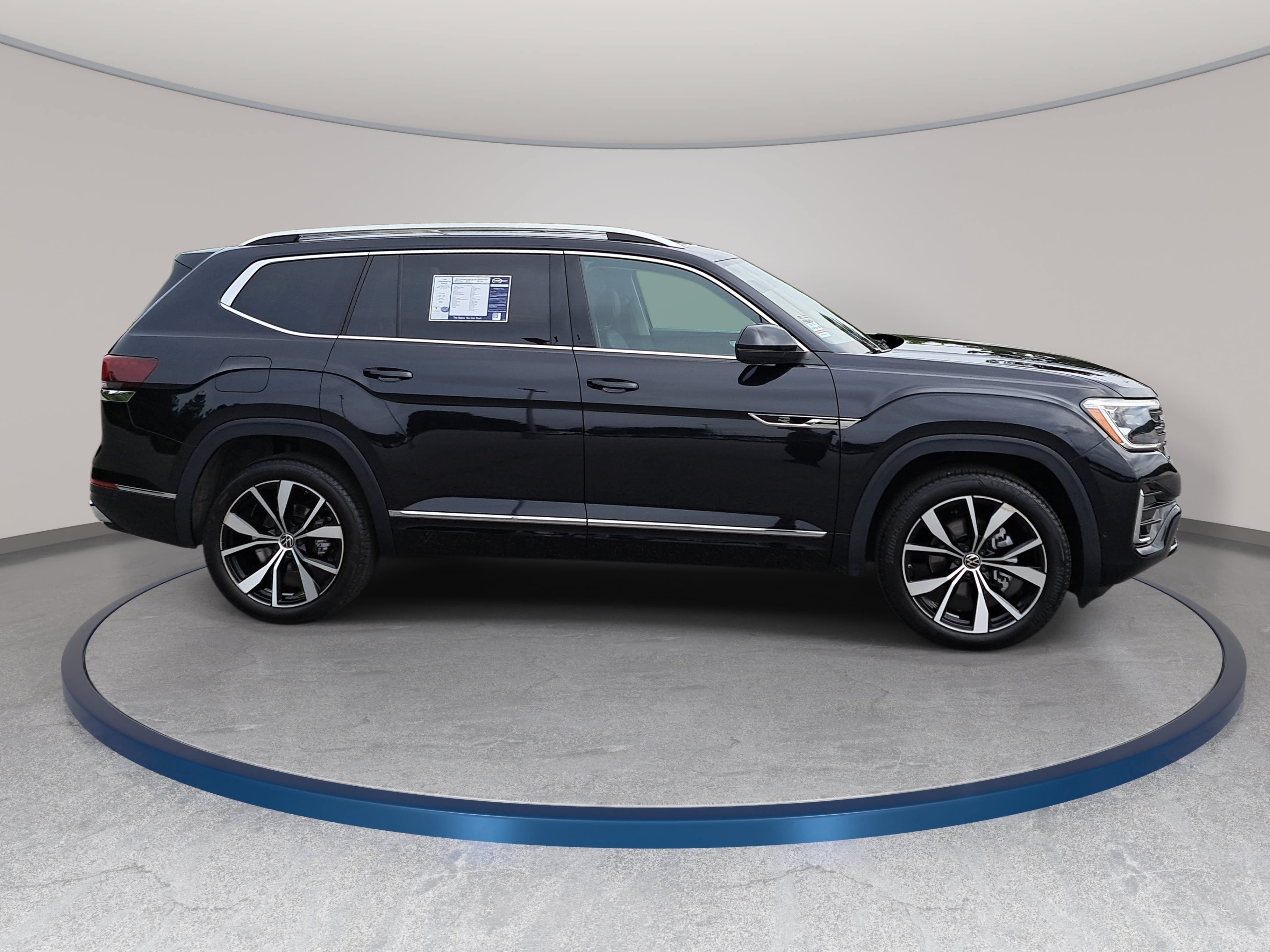 Certified 2026 Volkswagen Atlas SEL Premium R-Line AWD/4WD image 4
