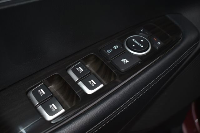 Used 2020 Kia Sorento LX image 17