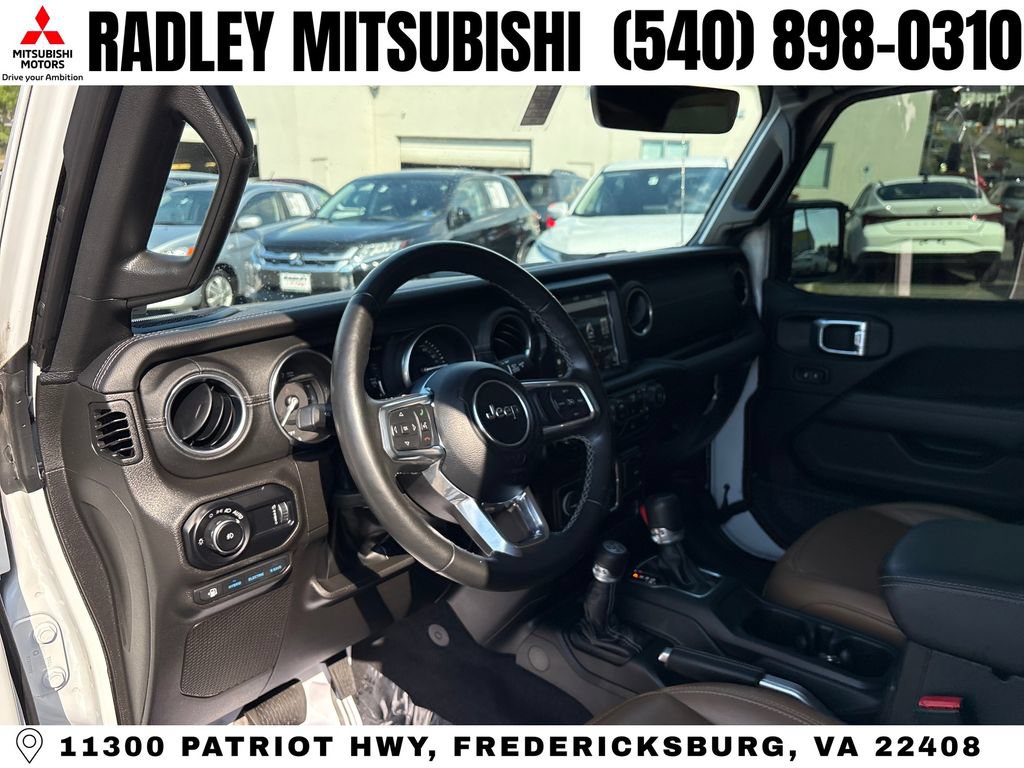 Used 2023 Jeep Wrangler Unlimited Sahara w/ Cold Weather Group AWD/4WD image 7