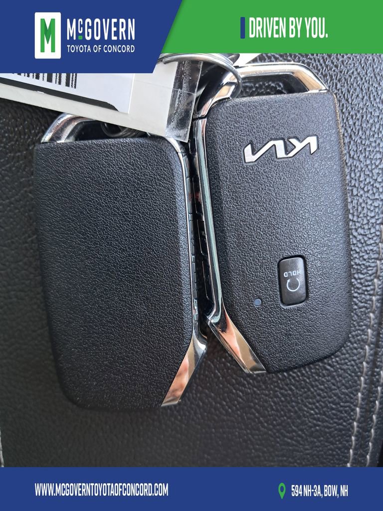 Used 2022 Kia Niro EX Premium FWD image 32