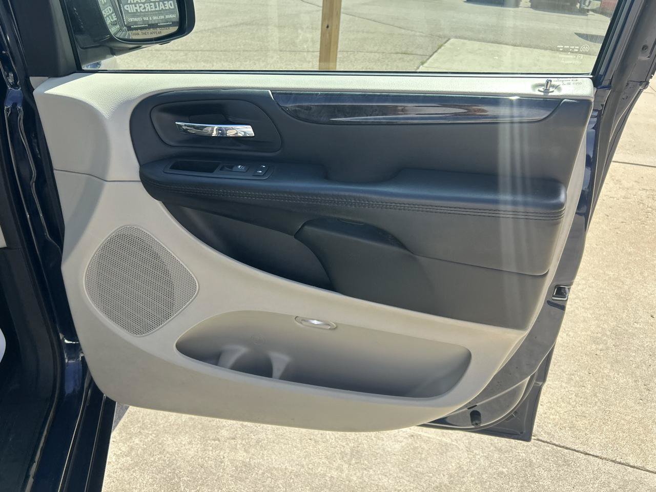 Used 2015 Dodge Grand Caravan SE w/ Quick Order Package 29E SE FWD image 15