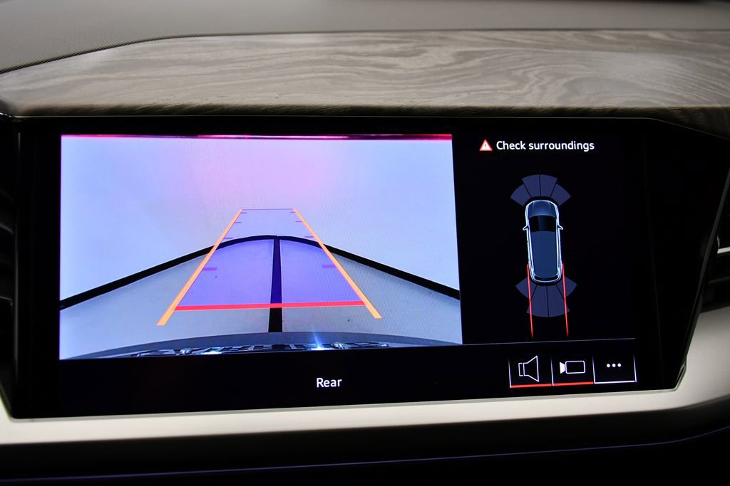 New 2026 Audi Q4 e-tron Premium image 27