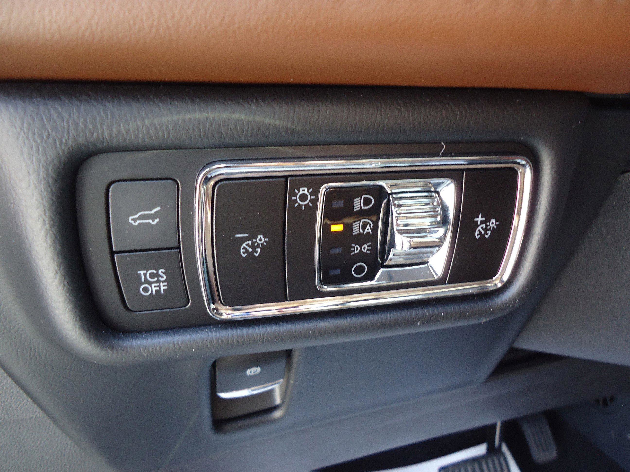 Used 2023 Lincoln Nautilus Reserve w/ Equipment Group 201A image 14