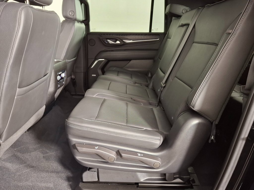 Used 2023 GMC Yukon XL Denali image 30