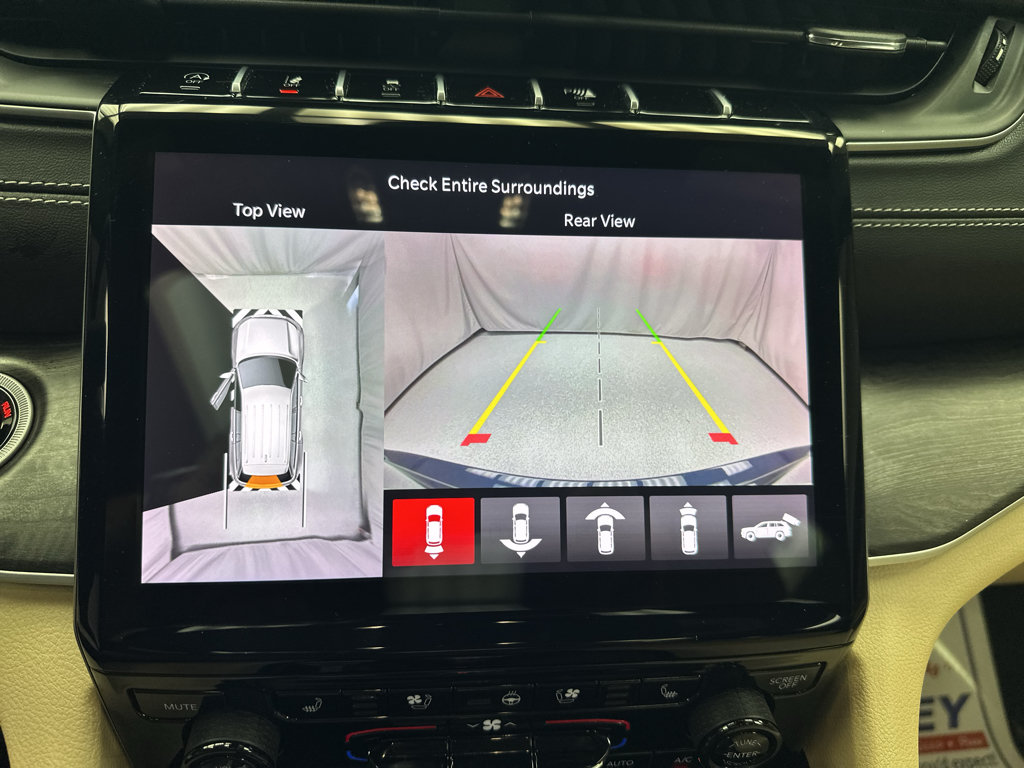 Used 2024 Jeep Grand Cherokee Limited w/ Luxury Tech Group II AWD/4WD image 12