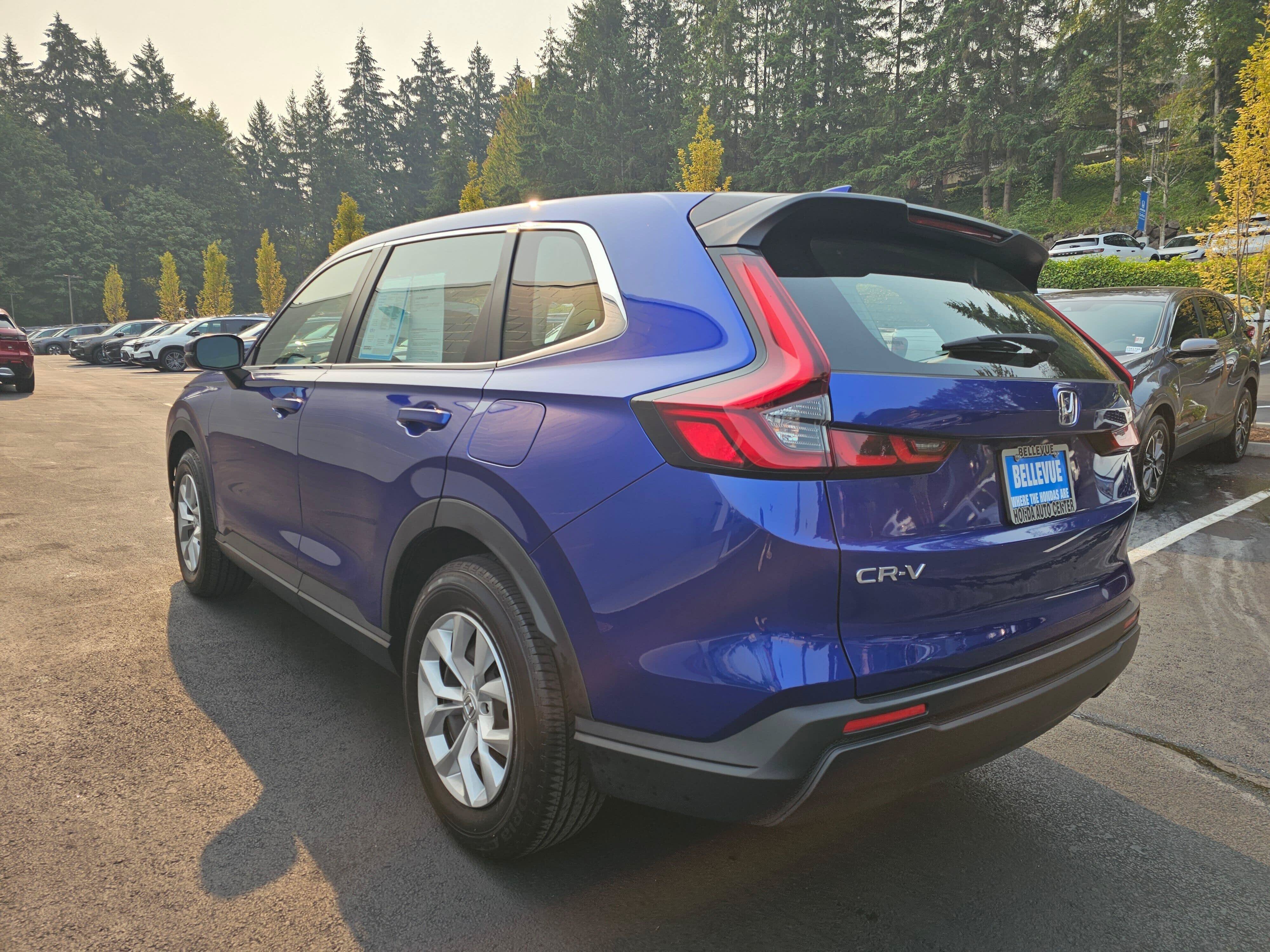 Used 2023 Honda CR-V LX image 5