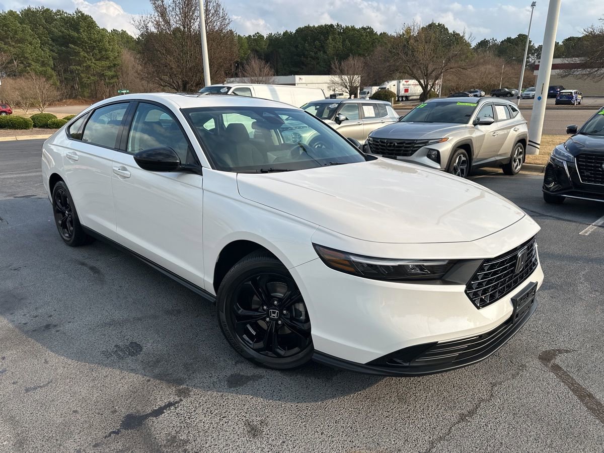 Used 2025 Honda Accord SE image 1
