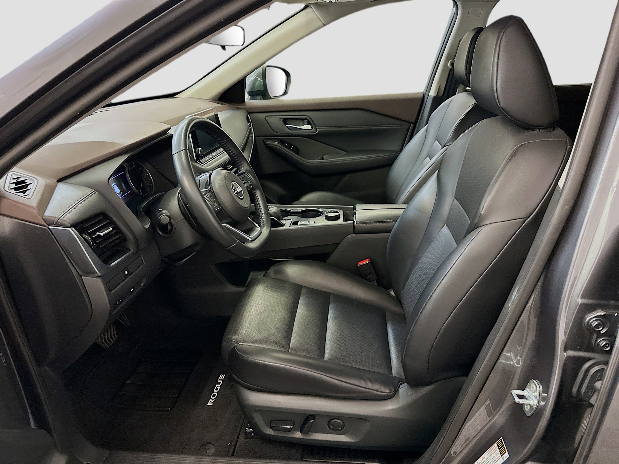 Used 2023 Nissan Rogue SV w/ SV Premium Package image 13