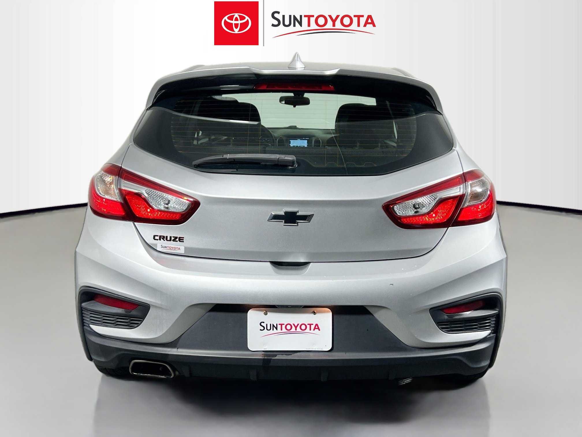 Used 2018 Chevrolet Cruze LT w/ Redline Edition image 5