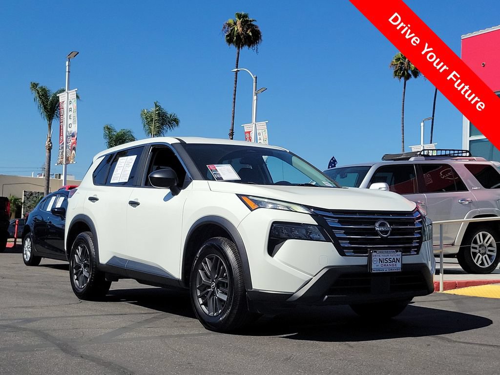 Used 2024 Nissan Rogue S FWD image 31