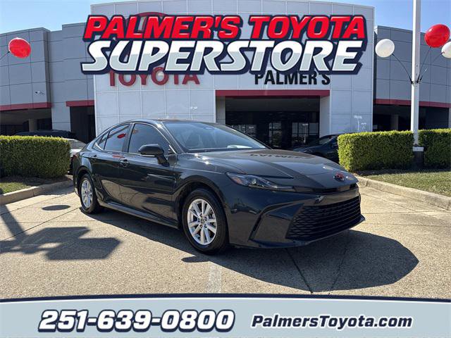 Certified 2025 Toyota Camry LE image 1