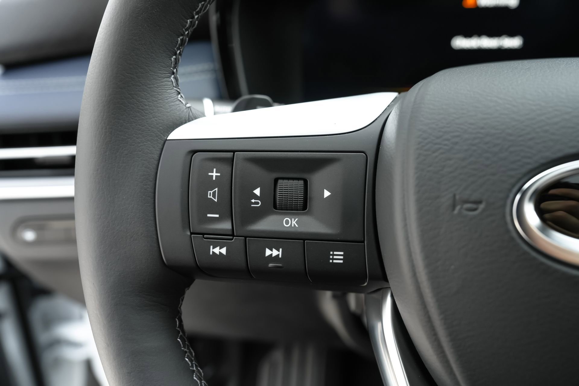 New 2026 INFINITI QX60 Sport w/ Dark Cargo Package image 15