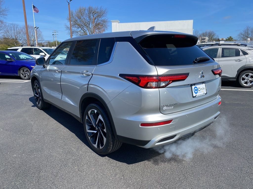 Used 2022 Mitsubishi Outlander SE image 8