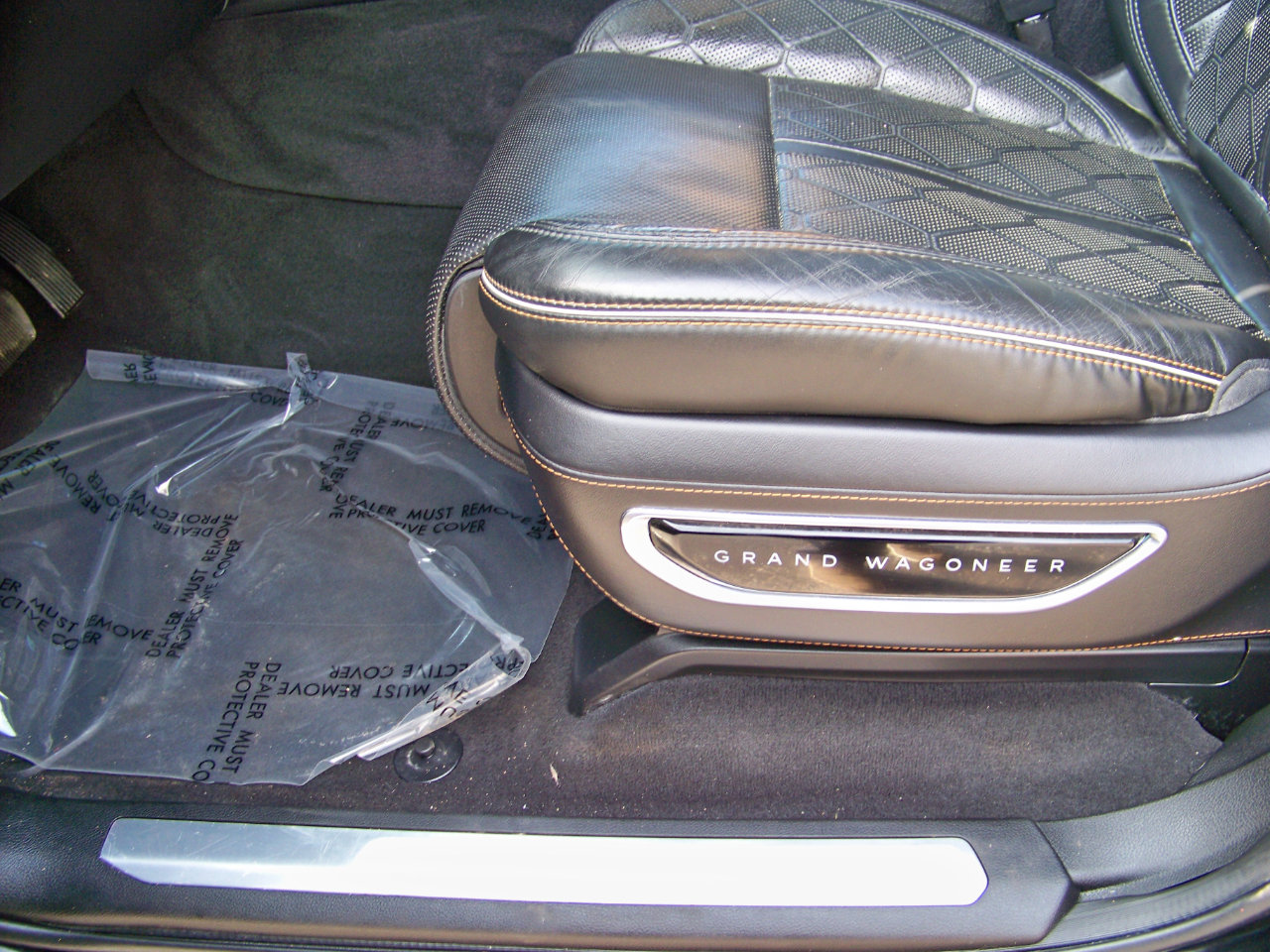 Used 2022 Jeep Grand Wagoneer Series III w/ Rear Seat Video Group 1 image 33