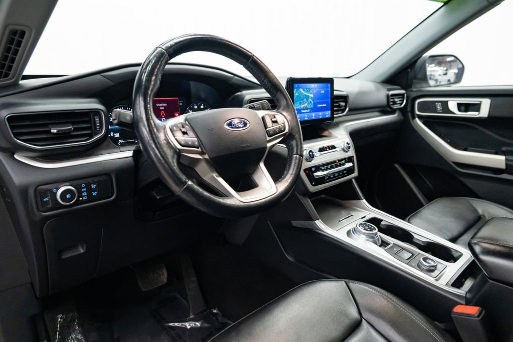 Used 2020 Ford Explorer XLT w/ Equipment Group 202A image 26