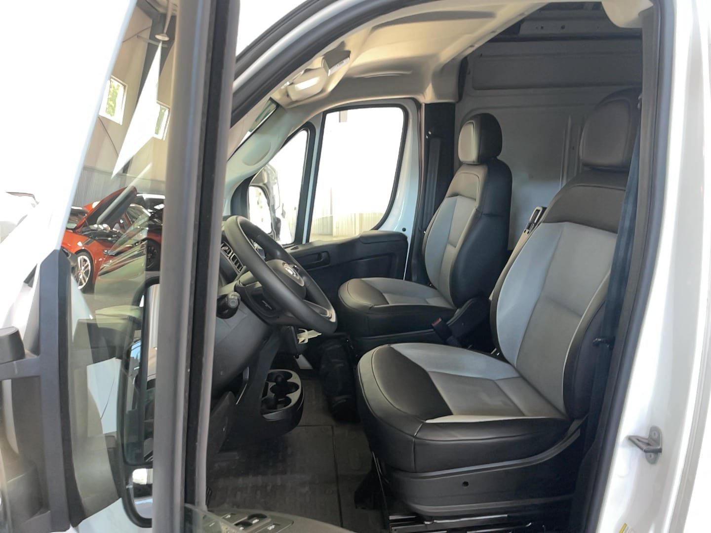 Used 2026 RAM ProMaster 2500 w/ Convenience Group FWD image 11