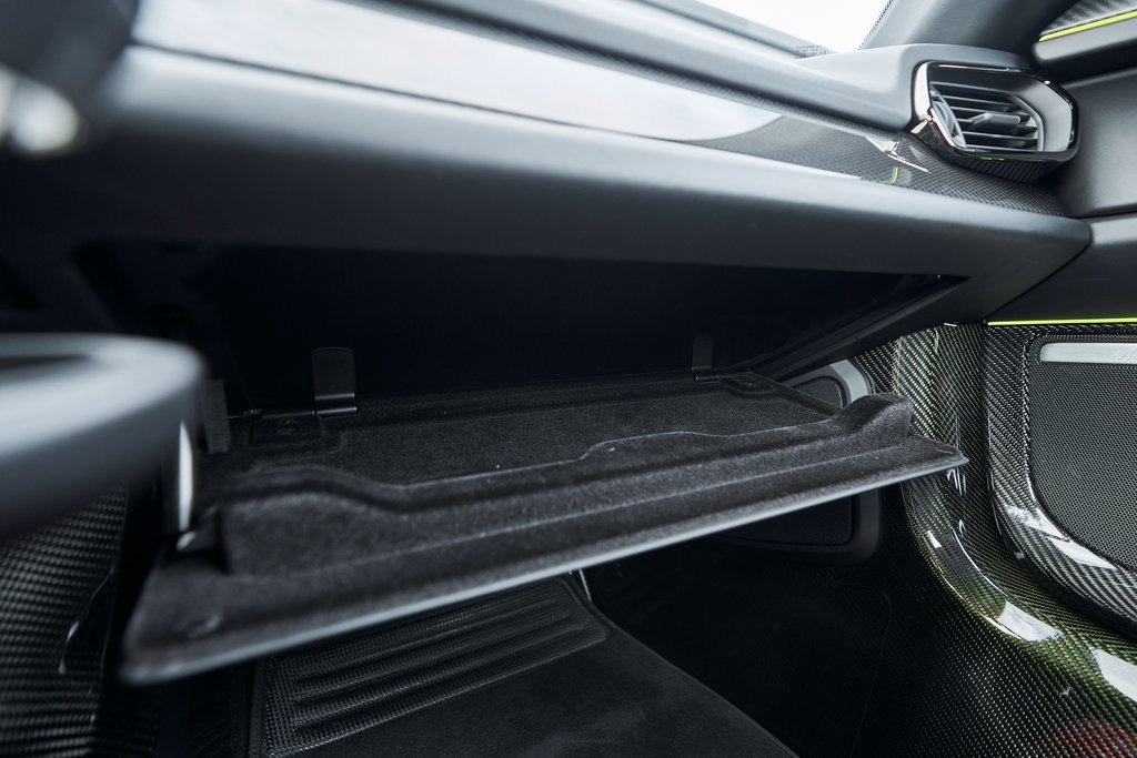 Used 2015 Porsche 918 Spyder w/Weissach Package image 86