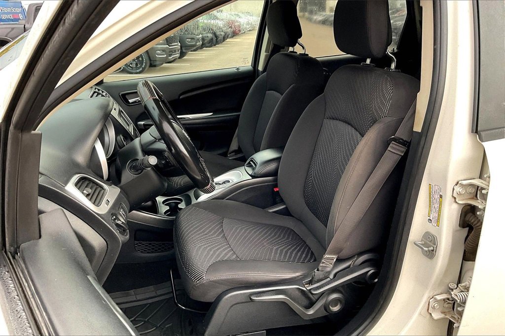 Used 2018 Dodge Journey SE w/ Blacktop Package image 23